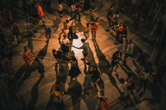 Salsa class practising turns together